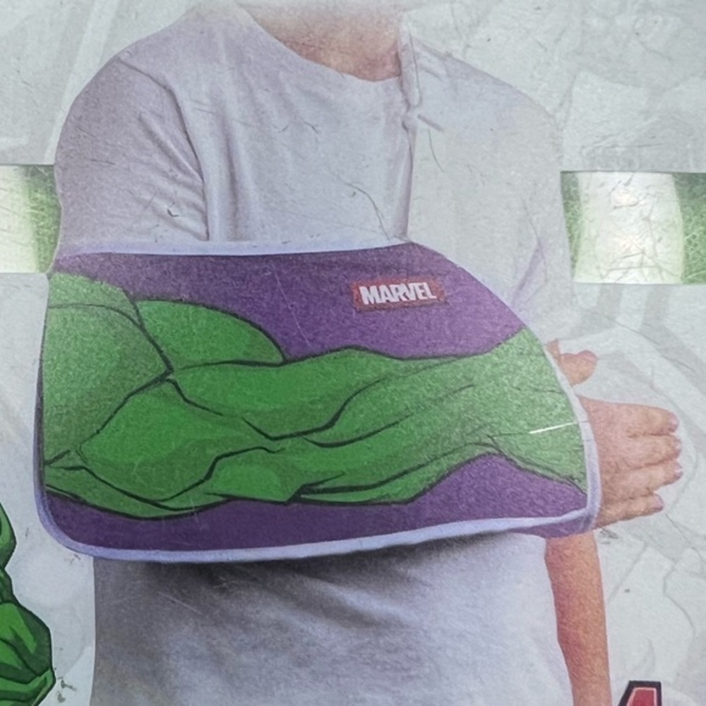 Donjoy Marvel the Incredible Hulk youth arm sling. New in box